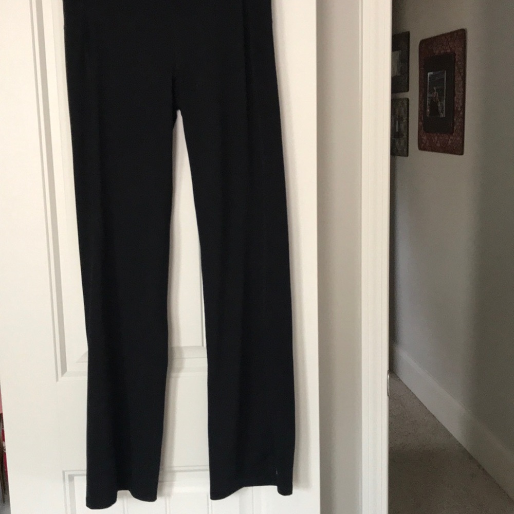 Black yoga pants